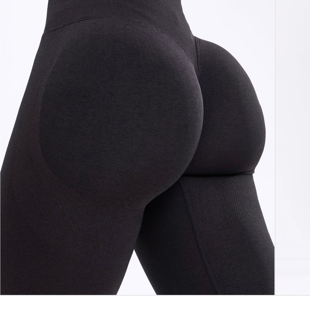 ISO Buffbunny miracle charcoal leggings or shorts